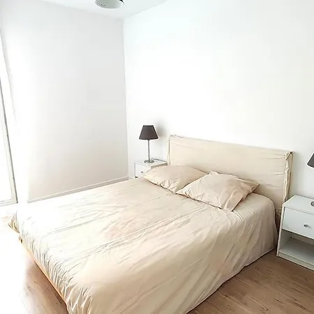 Апартаменты Agreable T2 Avec Terrasse Proche Gare